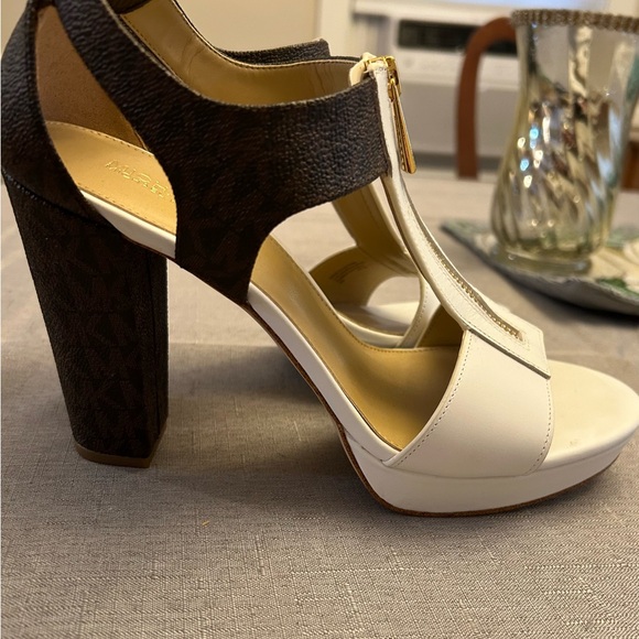 Michael Kors platform sandals - Picture 2 of 5
